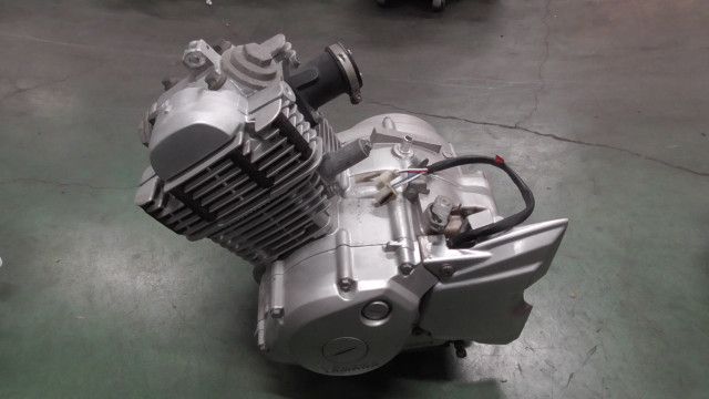 YBR125 LBPPCJLH7B0006xxx の エンジン:#1764211688