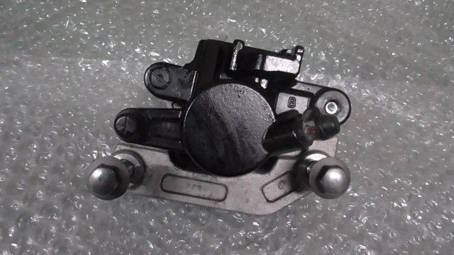 マジェスティS SG28J の リアブレーキキャリパー :#1764226561 - メルカリ