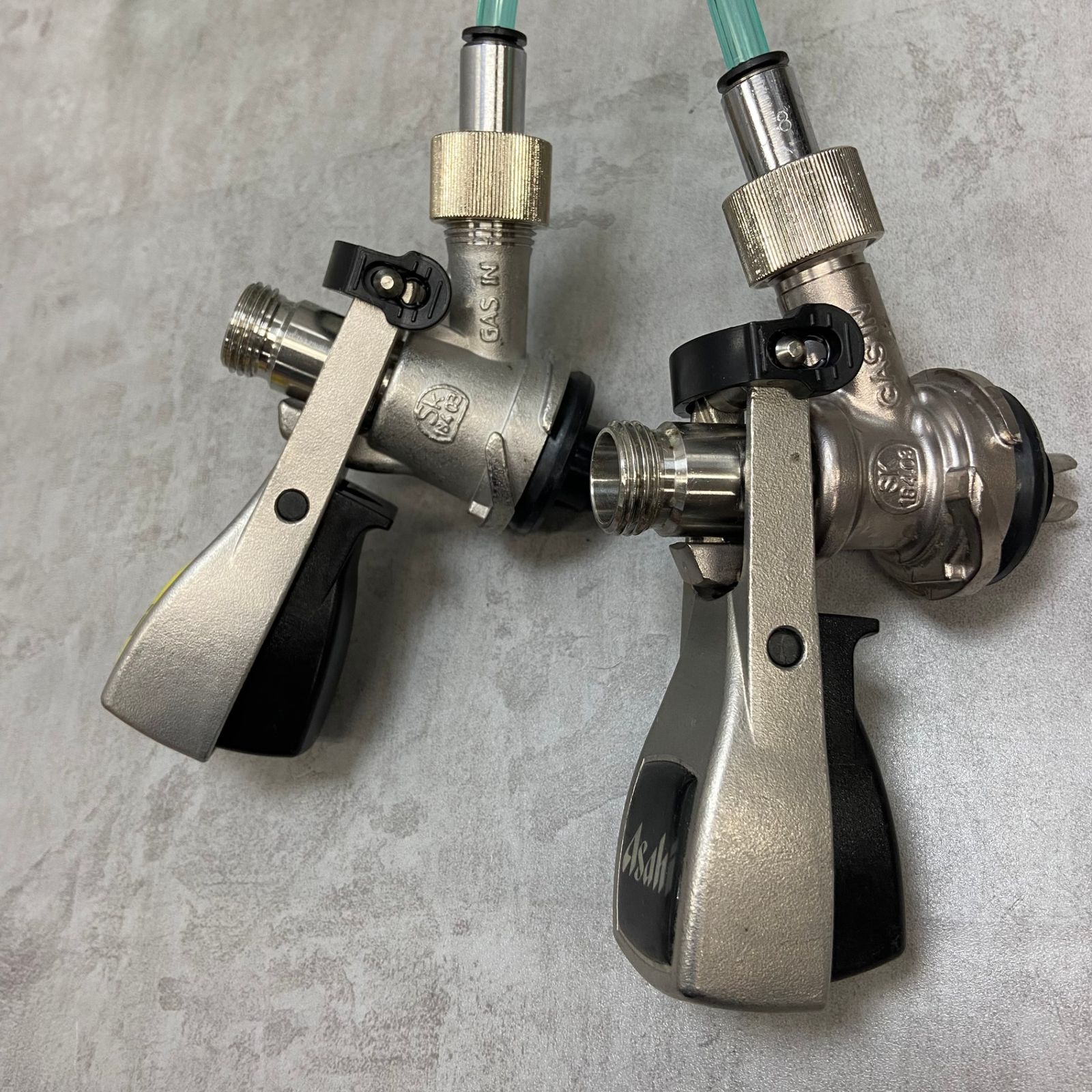 アサヒ ビールサーバー ディスペンスヘッド×2 減圧弁 業務用 - メルカリ