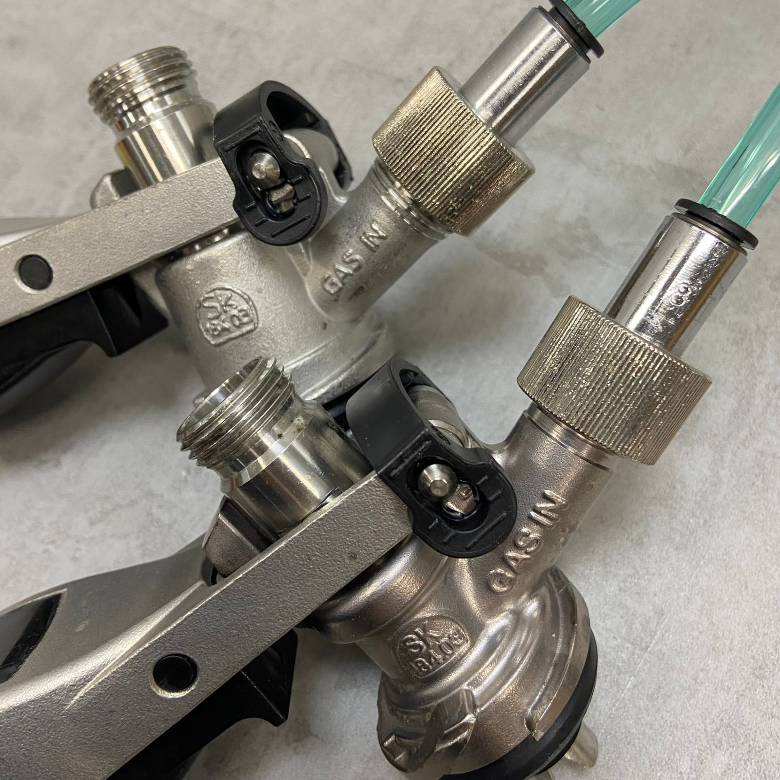 アサヒ ビールサーバー ディスペンスヘッド×2 減圧弁 業務用 - メルカリ