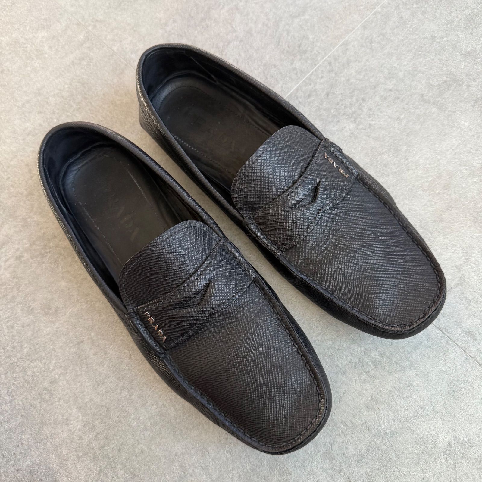 PRADA プラス サフィアーノレザー ロゴ ドライビングシューズ