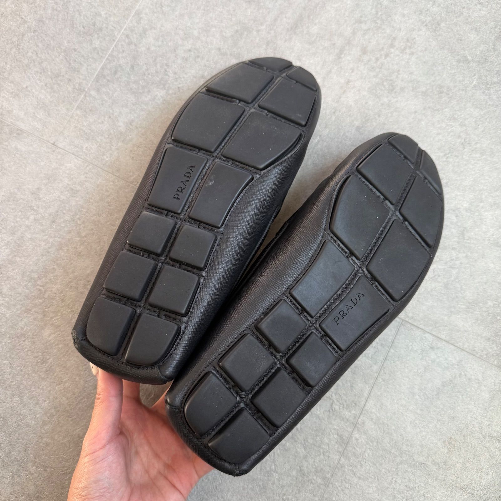 PRADA プラス サフィアーノレザー ロゴ ドライビングシューズ