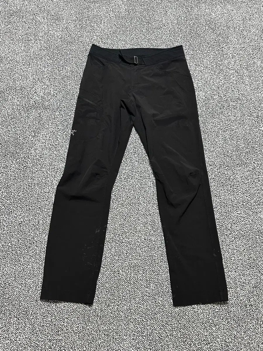 ARC TERYX アークテリクス メンズ32 ブラック ズボン