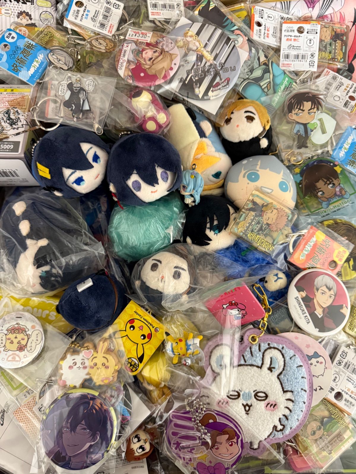 大特価！ アニメグッズ等 缶バッジ キーホルダー クリアファイル