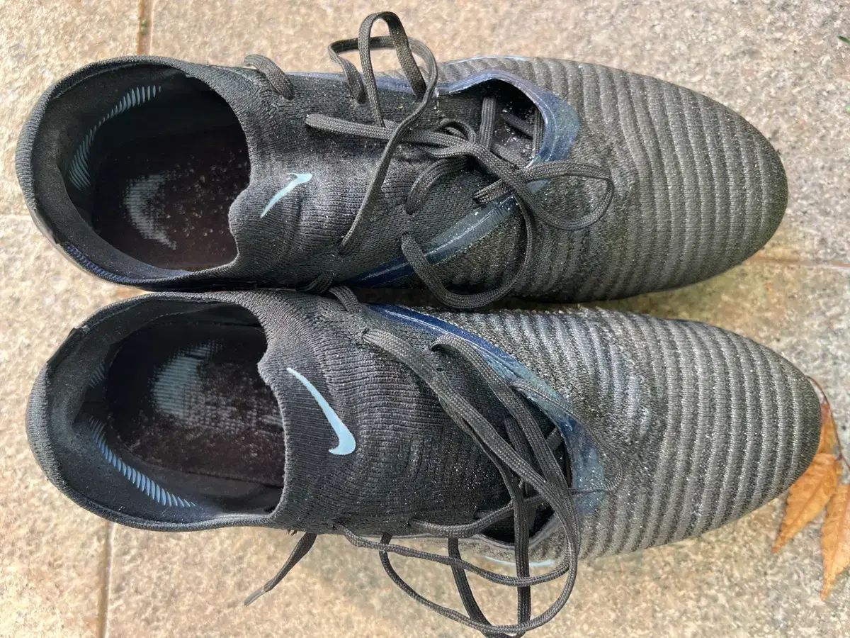 ナイキ FANTOM V 1 ロー エリート サッカーシューズ 285 mm