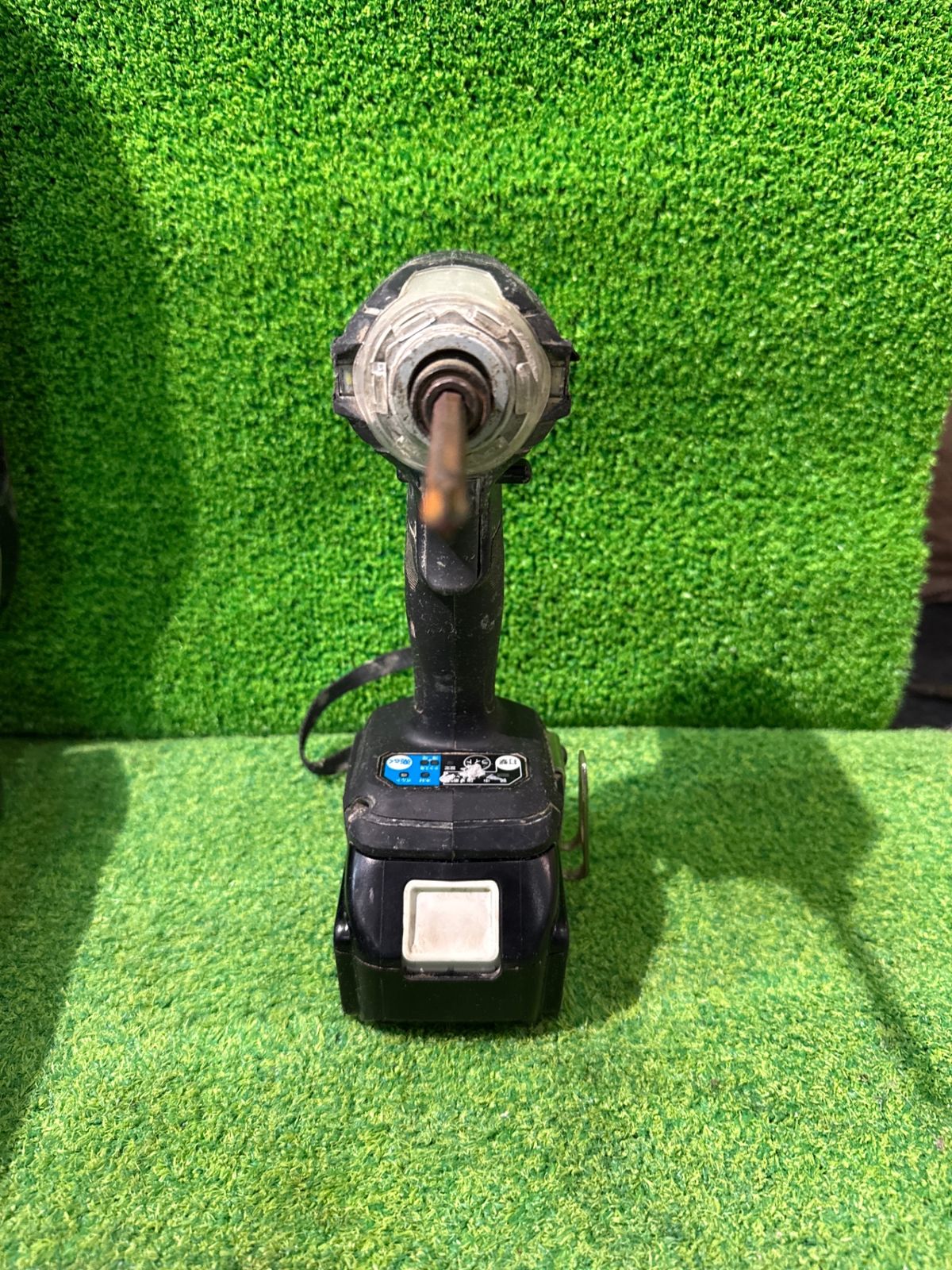 充電式インパクトドライバ