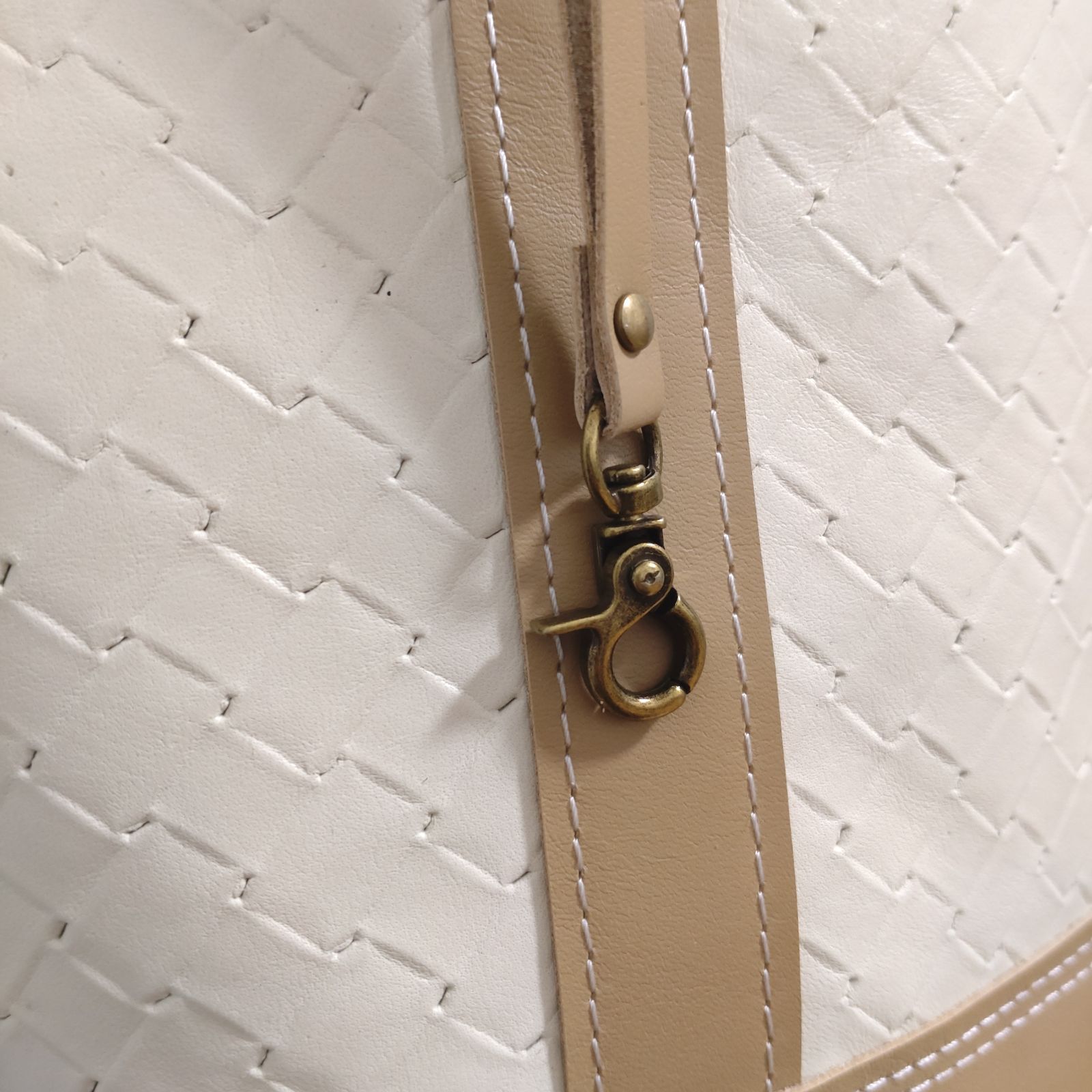 オフホワイト×ベージュ☆カウレザートートバッグ