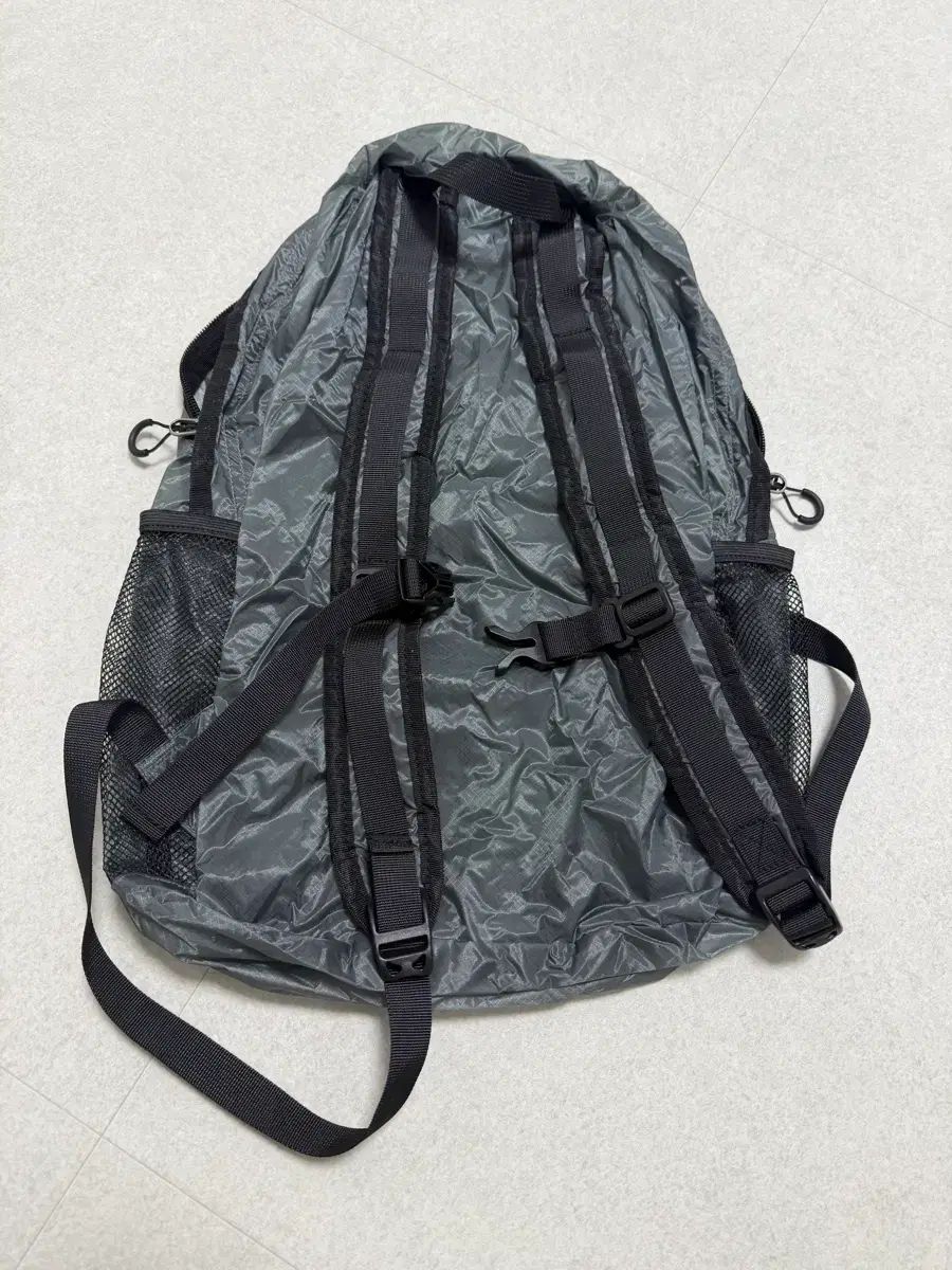 ハイサン パッカブル デイパック グロッシーグレー コーデュラ