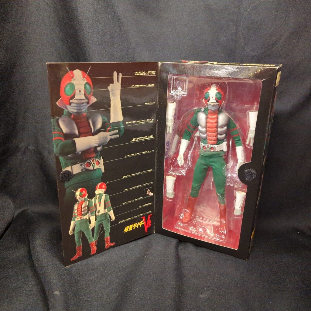 【新品　未開封】RAH220　仮面ライダーV3　DX 新品 未開封】RAH220 仮面ライダーV3 DX Amazon.co.jp: メディコム