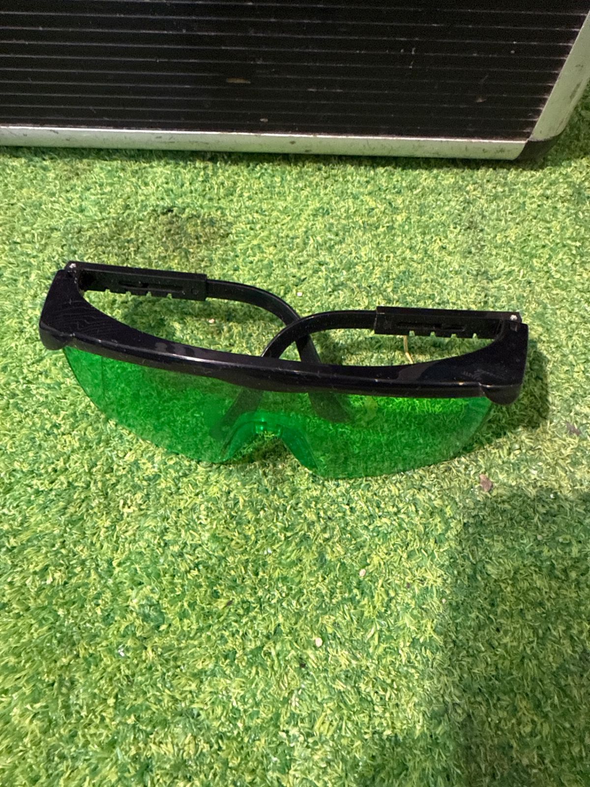  サー189 マキタ SK 10 GD 充電式屋内 屋外兼用墨出し器 バッテリ 充電器 取説 ケース有 ケースに割れ有 光学機器 計測 検査