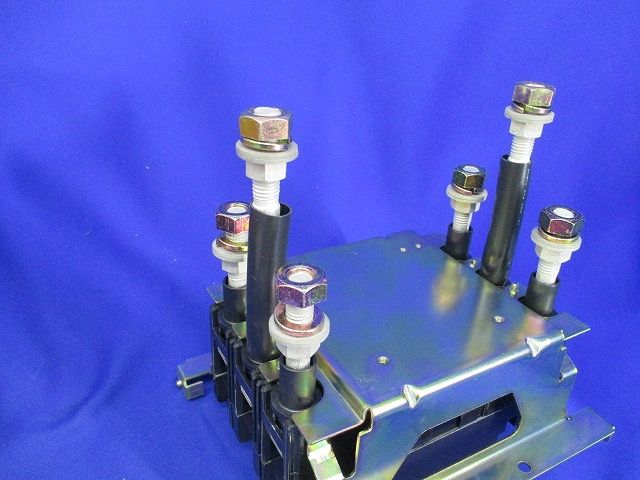  ノーヒューズ遮断器 3 P 100 A キズ 汚れ有 NF 100-SS 電設資材 材料 資材