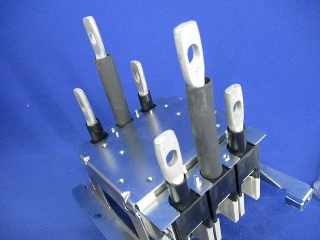  ノーヒュズブレーカ3 P 50 A 箱違い NF 125-CV 電設資材 材料 資材