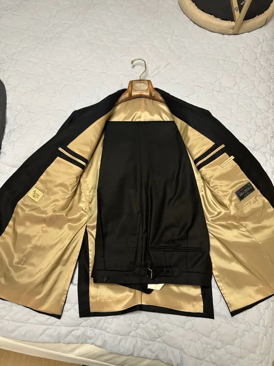 アントンサヴィル スーツ ブラック ドラウパーズ