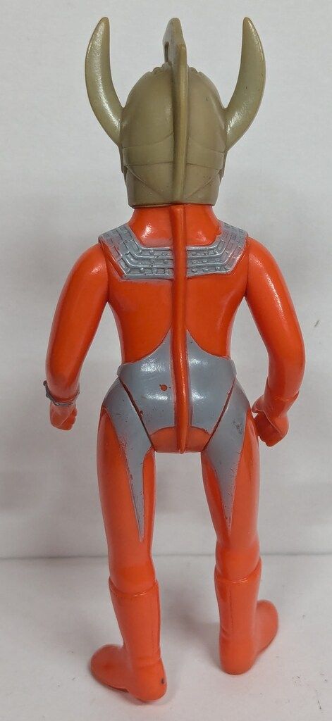 ブルマァク ミドルサイズ ウルトラマンタロウ 160㎜ 赤成型 - メルカリ