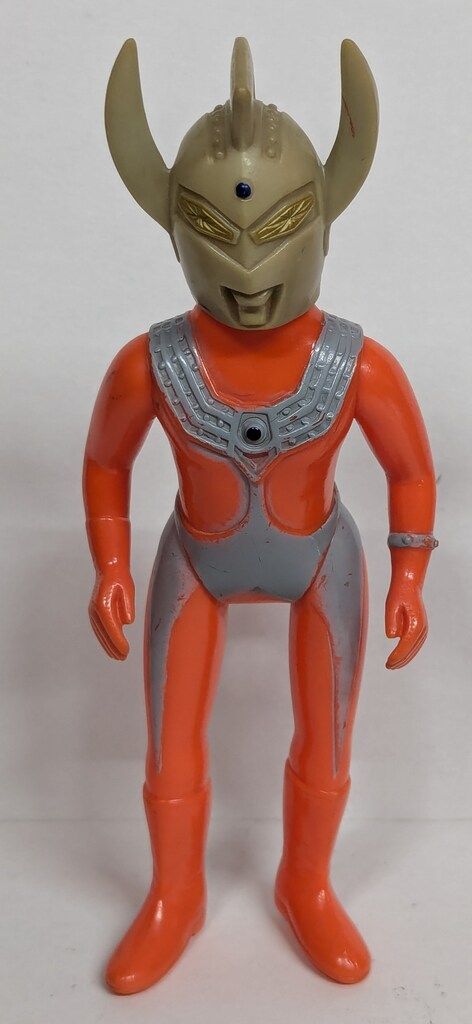 ブルマァク ミドルサイズ ウルトラマンタロウ 160㎜ 赤成型 - メルカリ