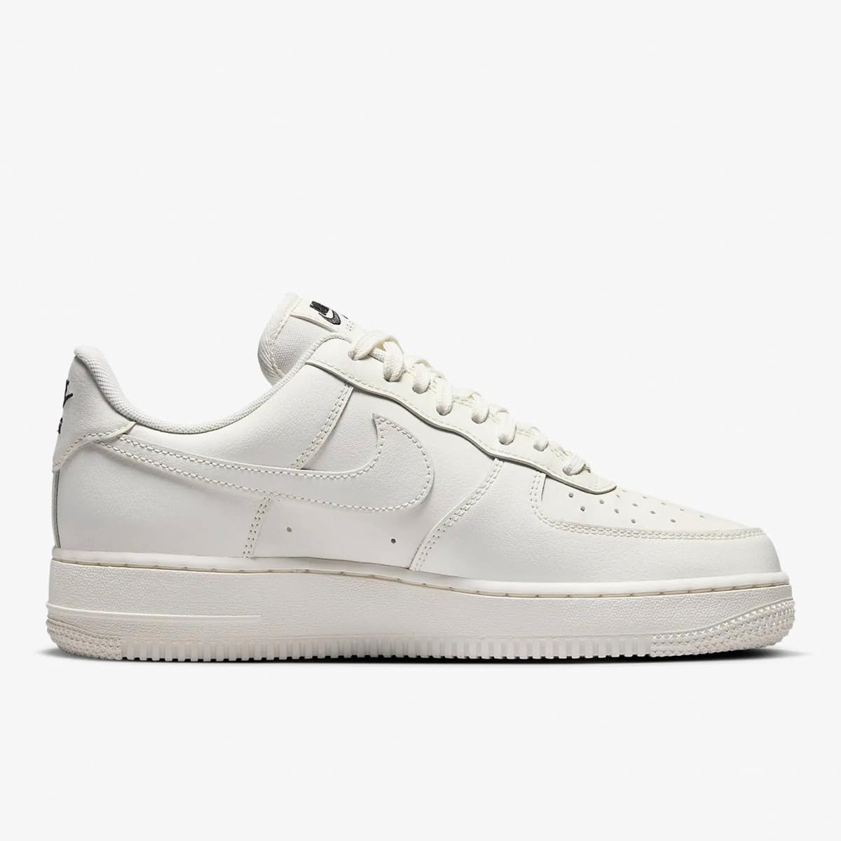 ナイキ エア フォース 1 07 ESS TRK 3 AIR FORCE セイル ブラック HF 1058-133 日本 24.0 cm