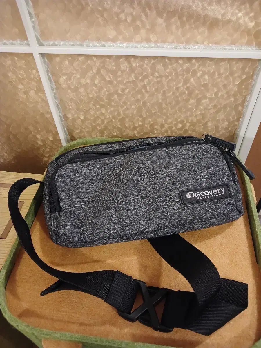 DISCOVERY ユニセックス ヒップバッグ スリングバック バッグ