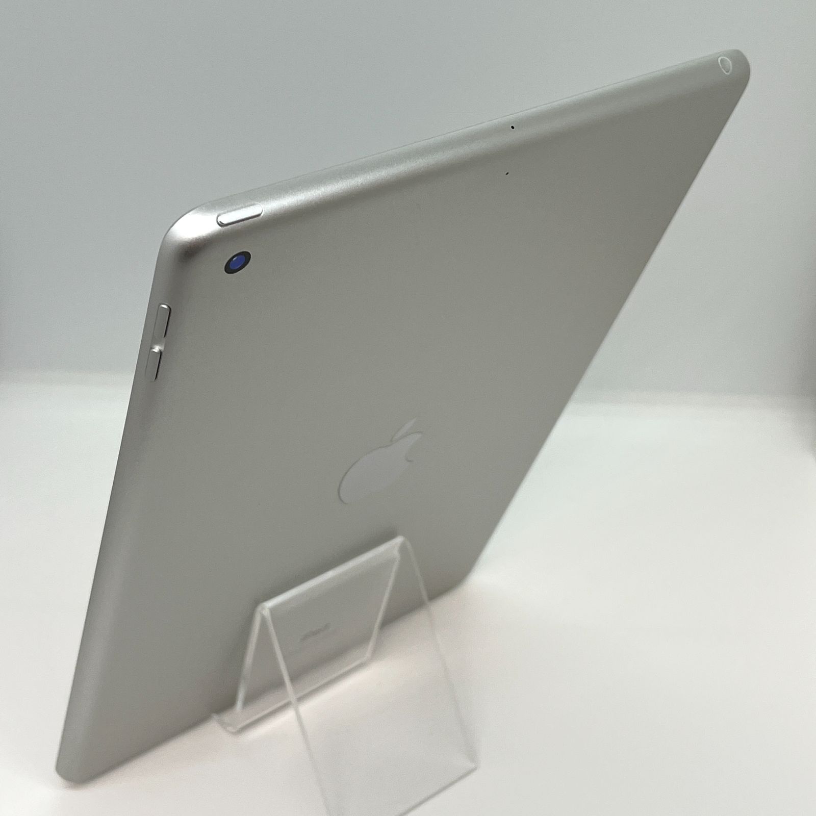 極美品　iPad 第10世代　シルバー　64GB Wi-Fi 第10世代のiPad、Wi-Fiモデルシルバー