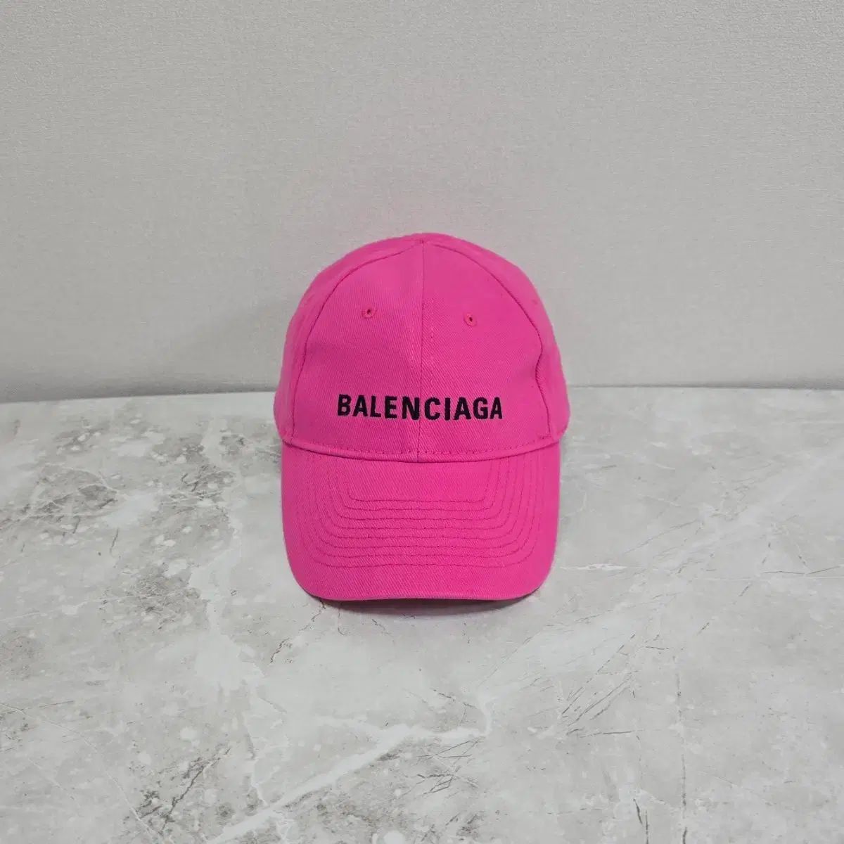 Balenciaga ピンク ベースボール　ロゴ　キャップ バレンシアガ ロゴ ベースボールキャップ 帽子 Lサイズ ピンク 出品