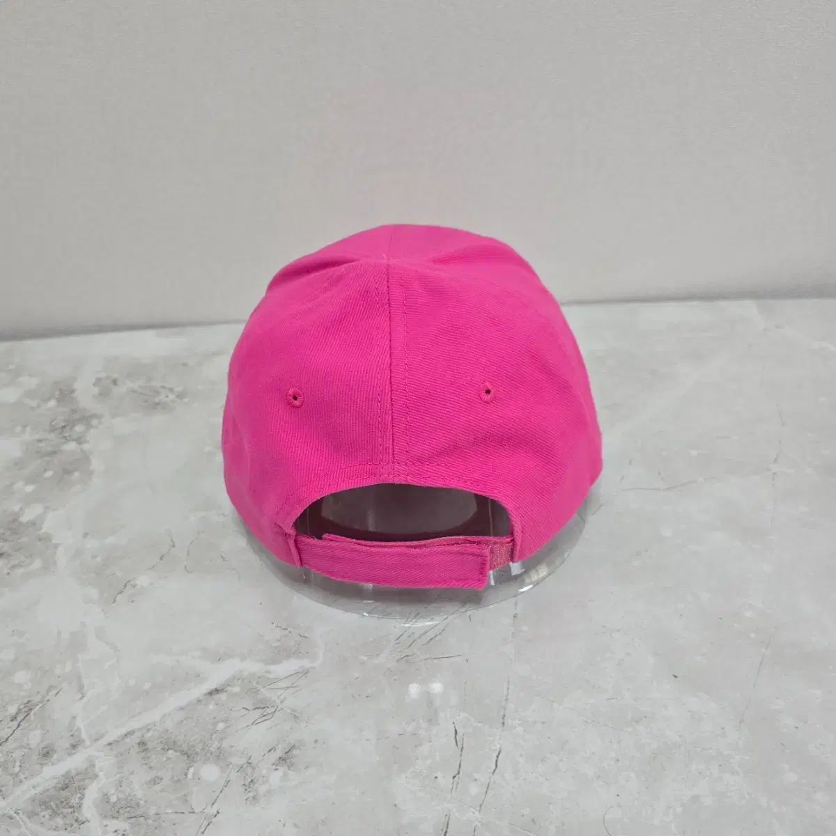 バレンシアガ ロゴ ベースボールキャップ 帽子 Lサイズ ピンク 出品