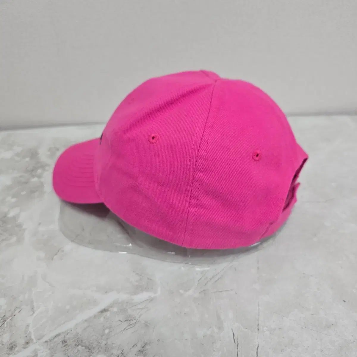 バレンシアガ ロゴ ベースボールキャップ 帽子 Lサイズ ピンク 出品