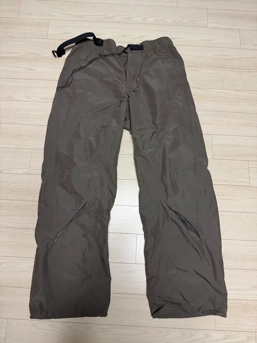 MUSINSA ムシンサ シティ レジャー NP ストラクチャー ストラクチャード ベルト付き パンツ マッド グレー