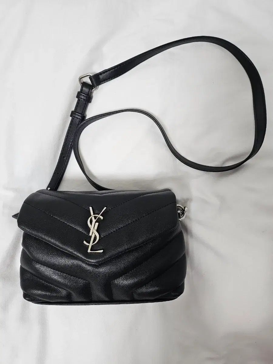 Saint Laurent サンローラン ルル ブラック トイバッグ ショルダーバッグ