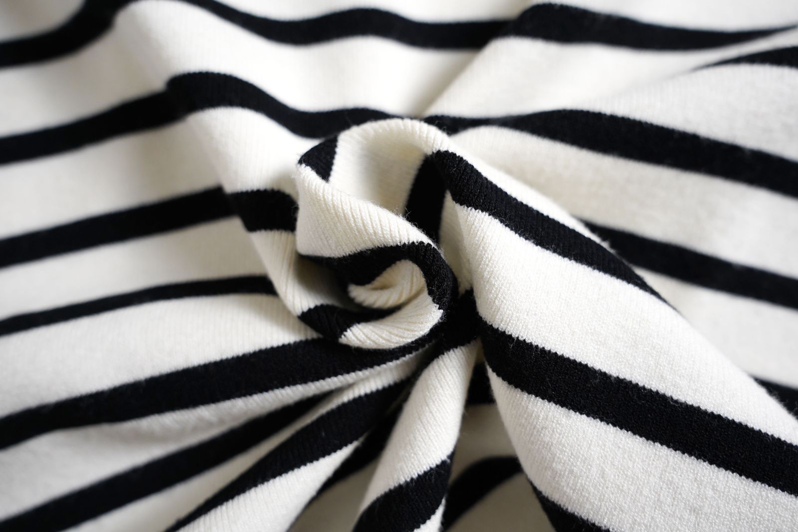 819t*美品 LE PHIL ルフィル ボーダー ハイネック ニット プルオーバー