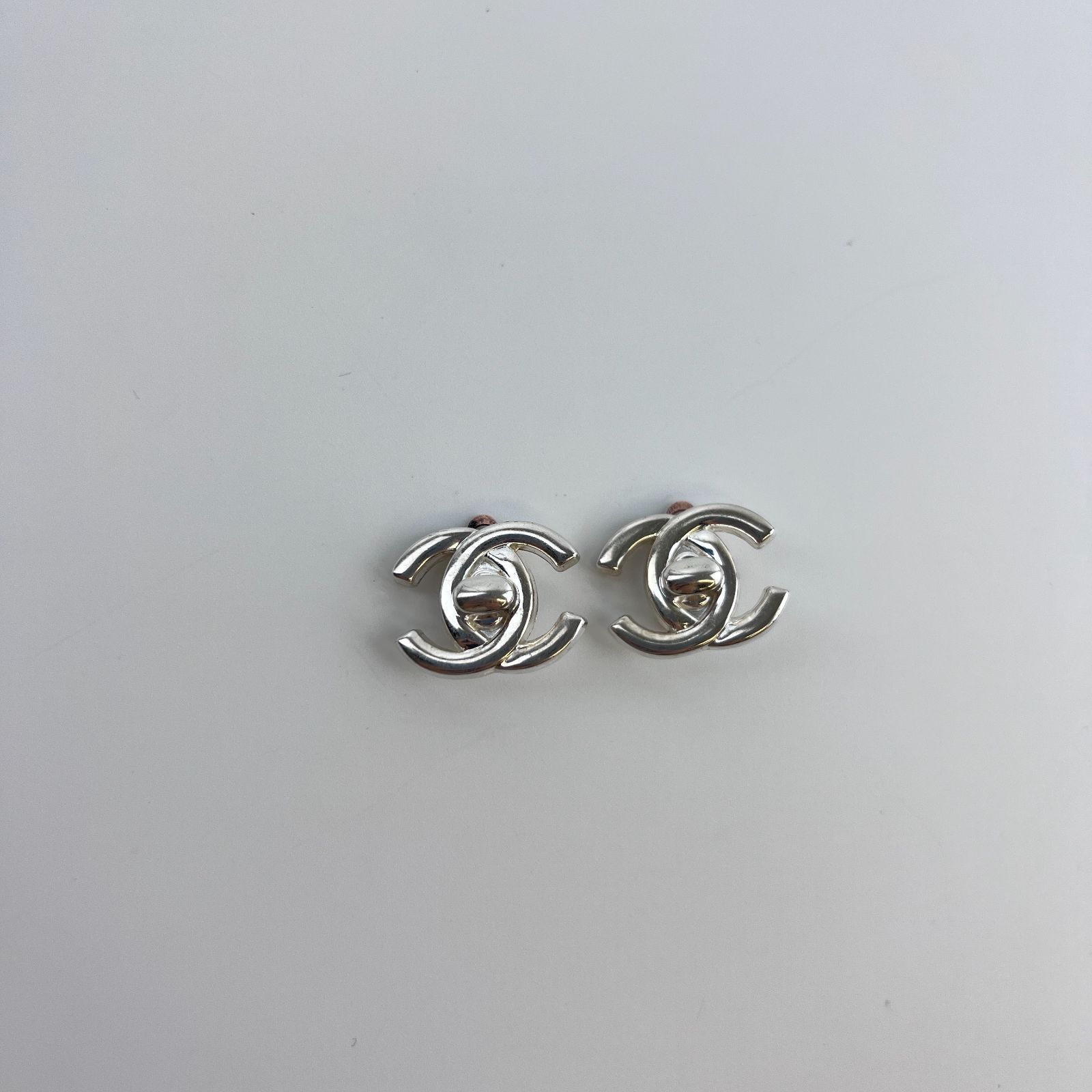 CHANEL シャネル ココマーク イヤリング シルバー 97 P ターンロック ヴィンテージ レディース HIBUOCHI VINTAGE