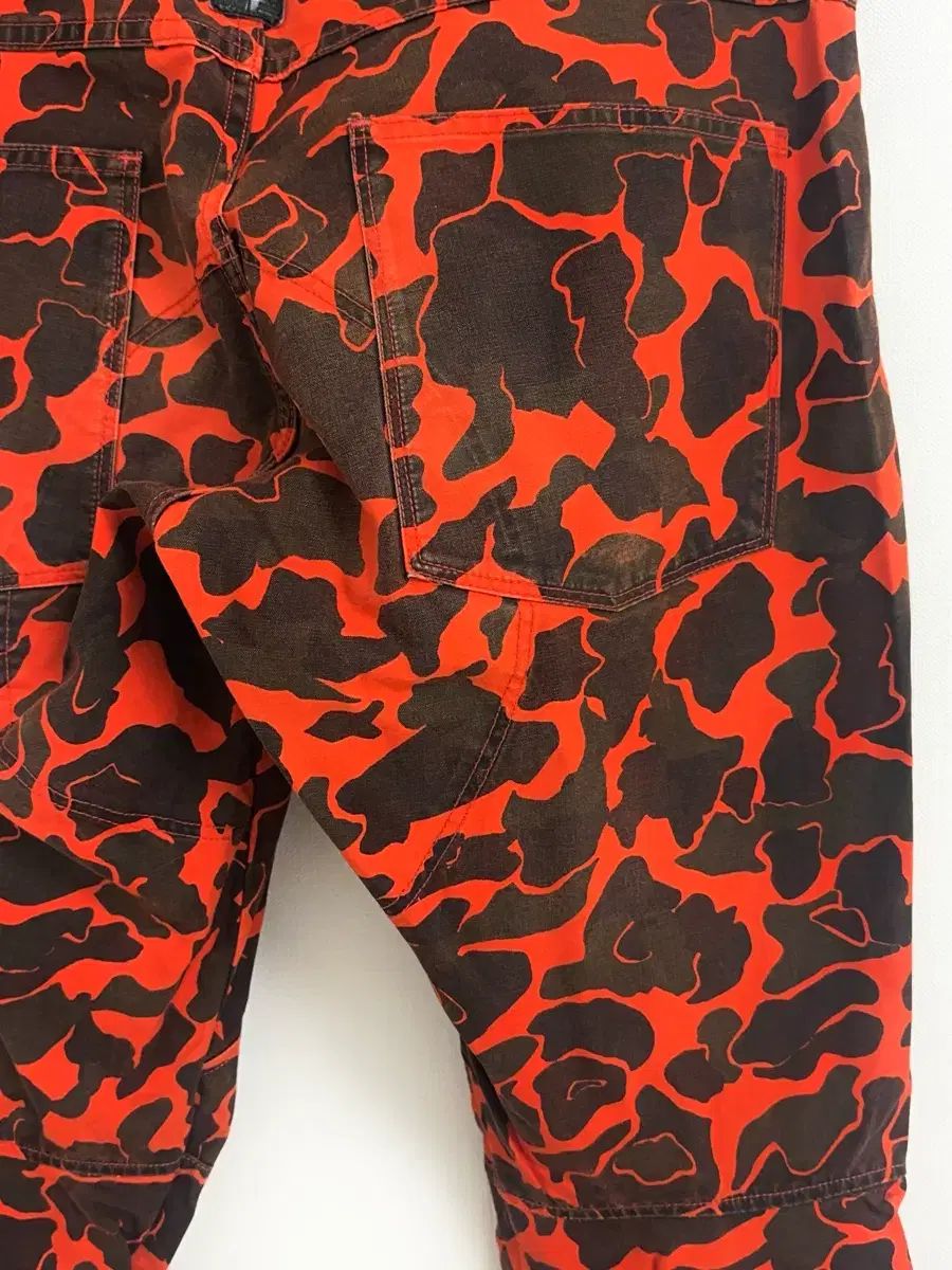  G STAR RAW 3 Dテーパード レッドカモフラージュパンツ チノパン パンツ