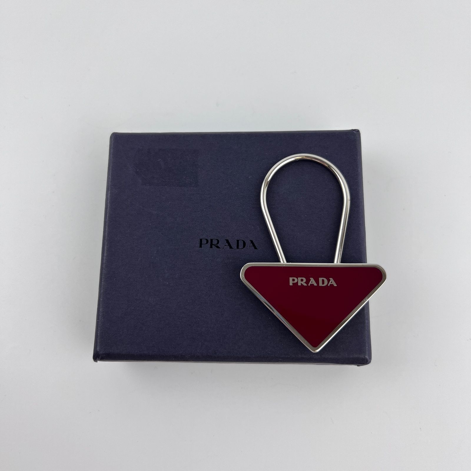 中古】PRADA プラダ キーリング トライアングルロゴ レッド シルバー