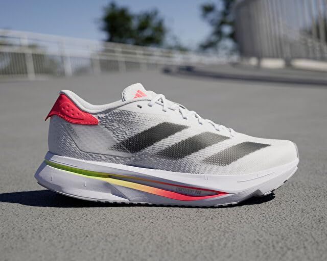 アディダス ランニングシューズ アディゼロ SL 2 レディース フットウェアホワイト コアブラック ルシッドレッド JR 0738 25.0 cm