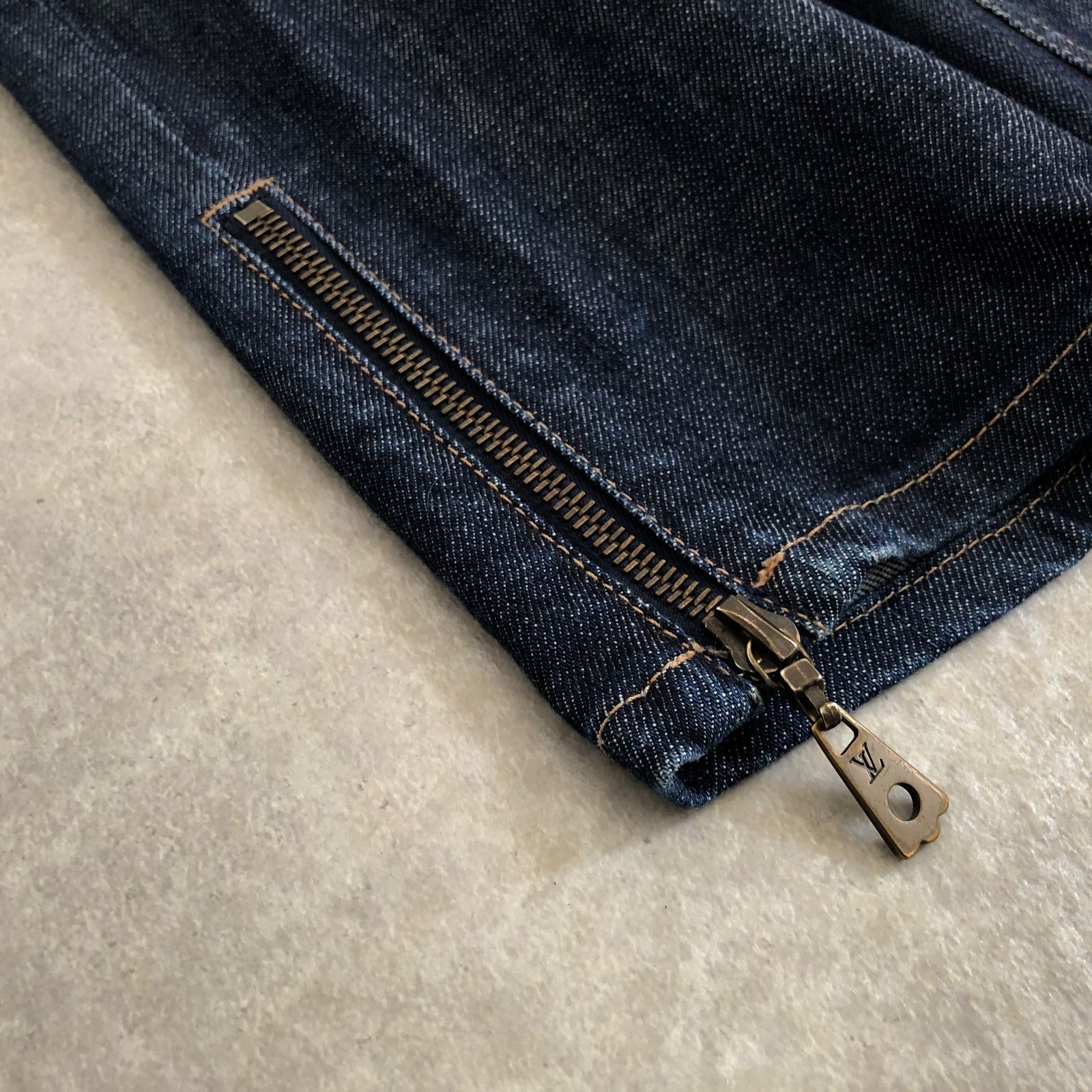 LOUIS VUITTON size36 裾ZIP ストレート デニム パンツ ルイヴィトン