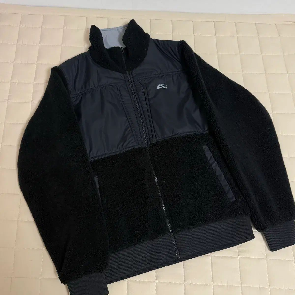 ナイキ ACG フリース ブラック リバーシブル ジャケット