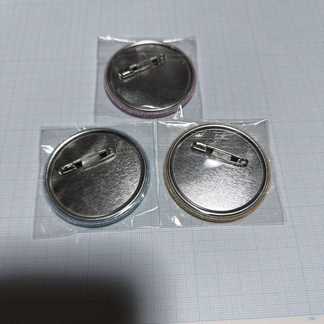 きんいろモザイク 缶バッジ 特典 九条カレン 大宮忍 アリス - メルカリ