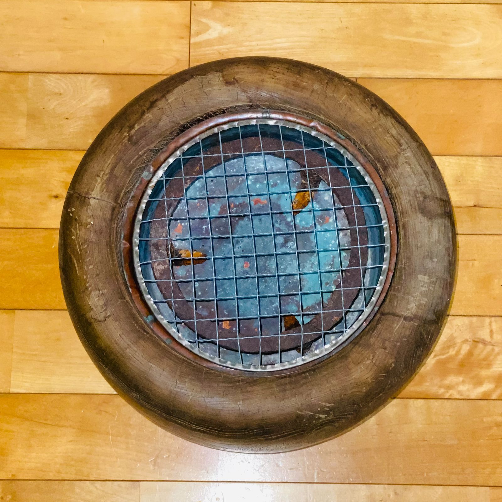 火鉢 木製 銅炉付 五徳付 金網付 直径約38cm H約23cm 送料込み 火鉢 木製 銅炉付 五徳付 金網付 直径約38cm H約23cm 送料込み