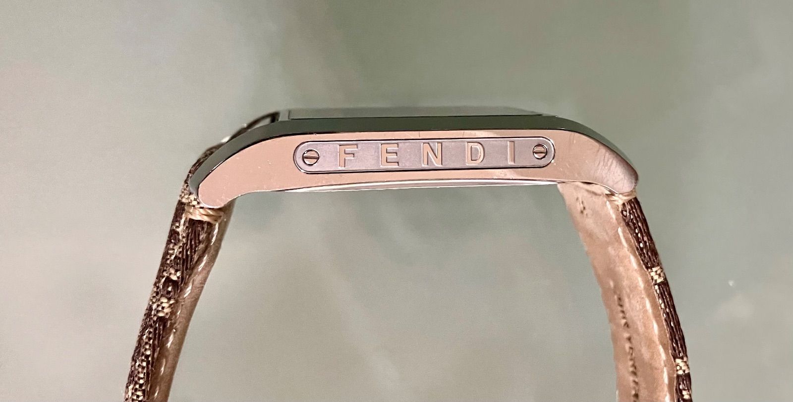 ☆稼働品☆FENDI フェンディ☆7600G ☆オロロジ FF ズッカ☆ダーク