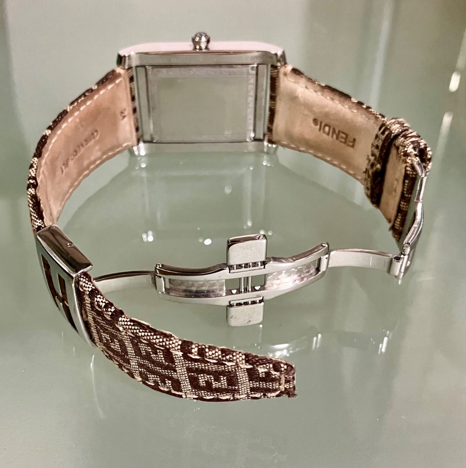 ☆稼働品☆FENDI フェンディ☆7600G ☆オロロジ FF ズッカ☆ダーク