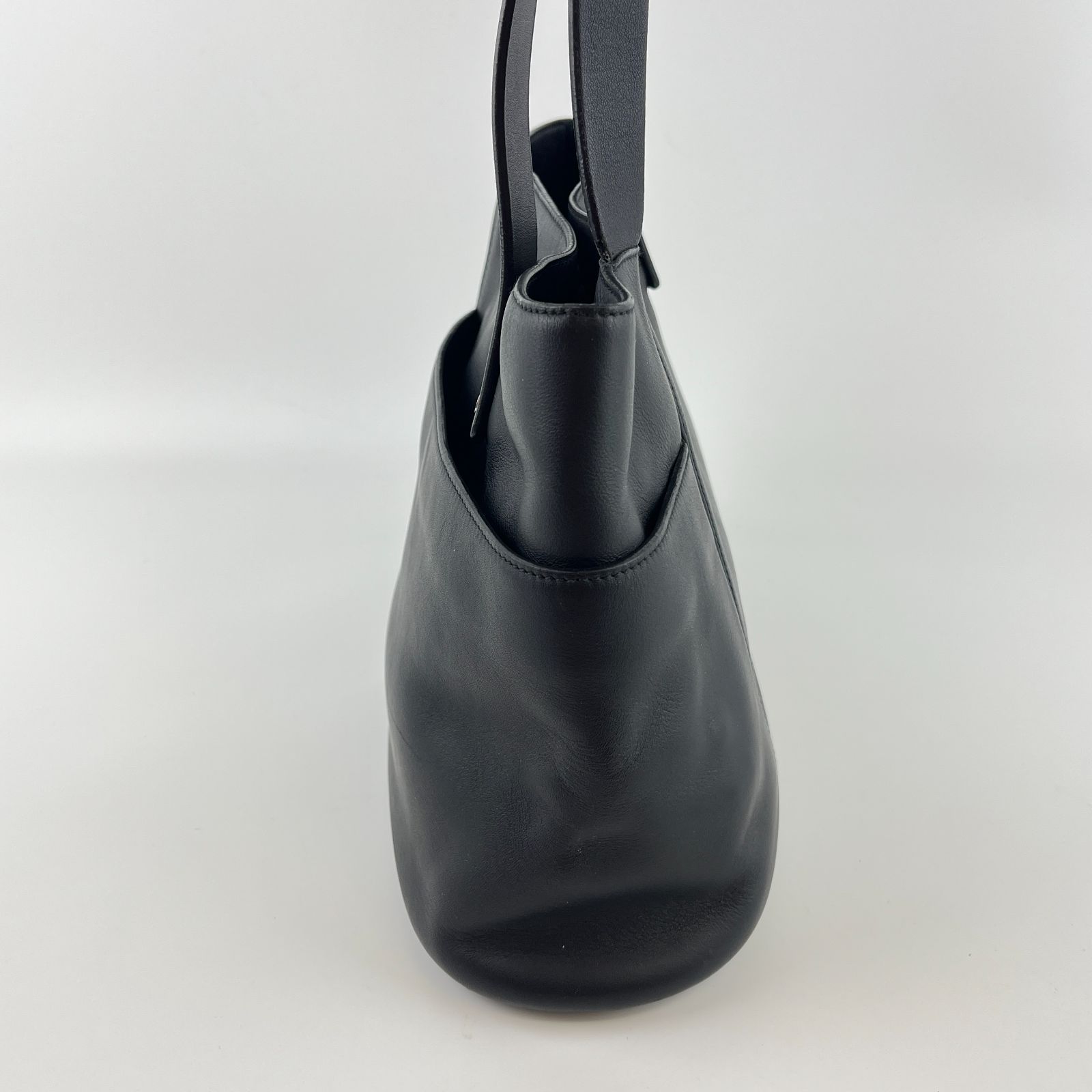 中古】LOEWE ロエベ ショルダーバッグ ブラック レザー ヴィンテージ