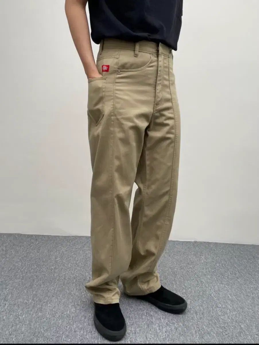 クリスチャン DA DA! ディッキーズ リー リコンストラクテッド パンツ