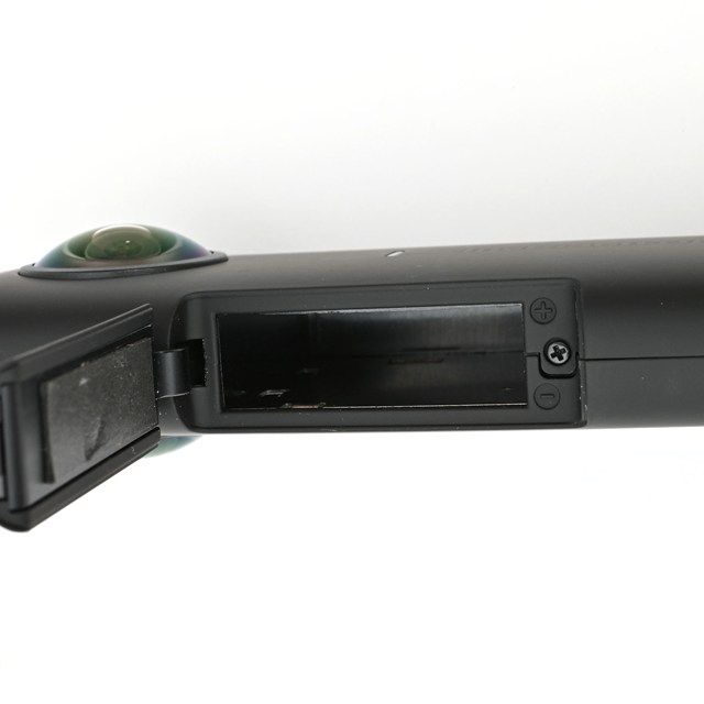 高画質360度アクションカメラ