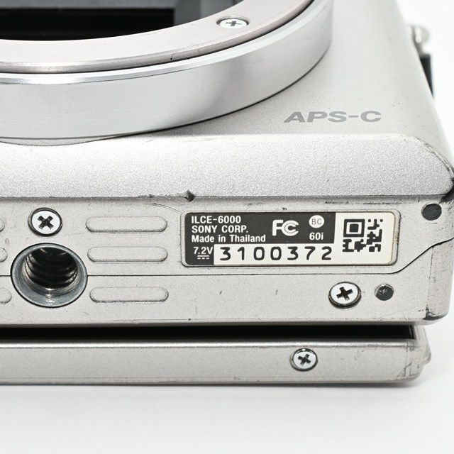 並品＞ SONY α6000 パワーズームレンズキット シルバー ILCE-6000L