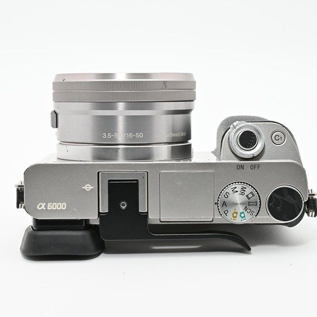 並品＞ SONY α6000 パワーズームレンズキット シルバー ILCE-6000L