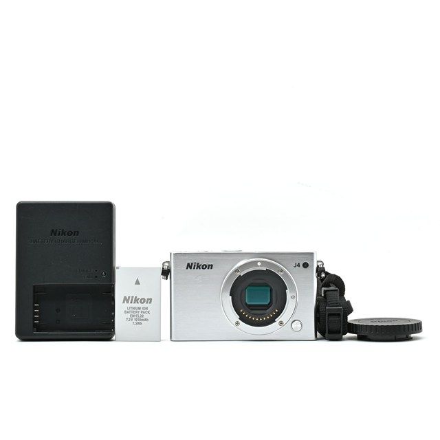 美品＞Nikon1 J4 ボディ シルバー J4HPLKSL｜極上美品｜高速AF＆連写
