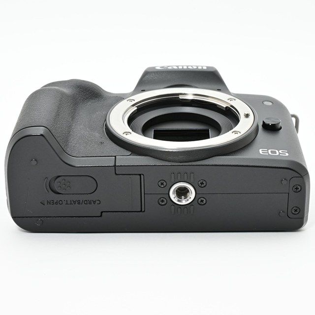 良品＞ Canon EOS Kiss M ダブルレンズキット｜シャッター数18,000枚