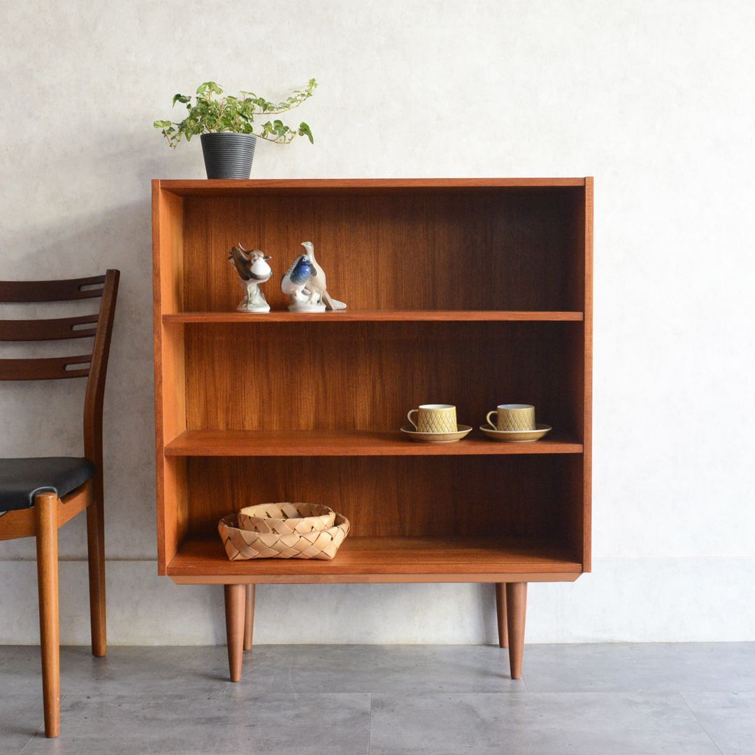 デンマーク 北欧ヴィンテージ チーク ディスプレイシェルフ 北欧家具 3段扉付き デンマーク 北欧ヴィンテージ チーク 3段 オープンシェルフ 飾り棚
