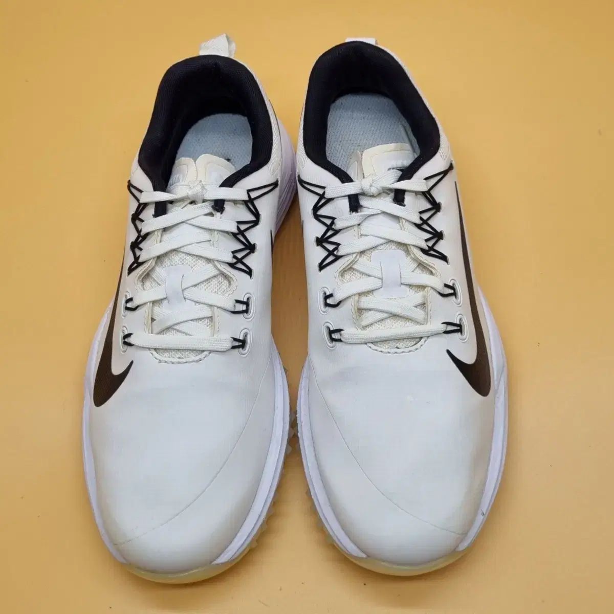 ナイキ ルナ コマンド2 レディースゴルフシューズ 235 - メルカリ