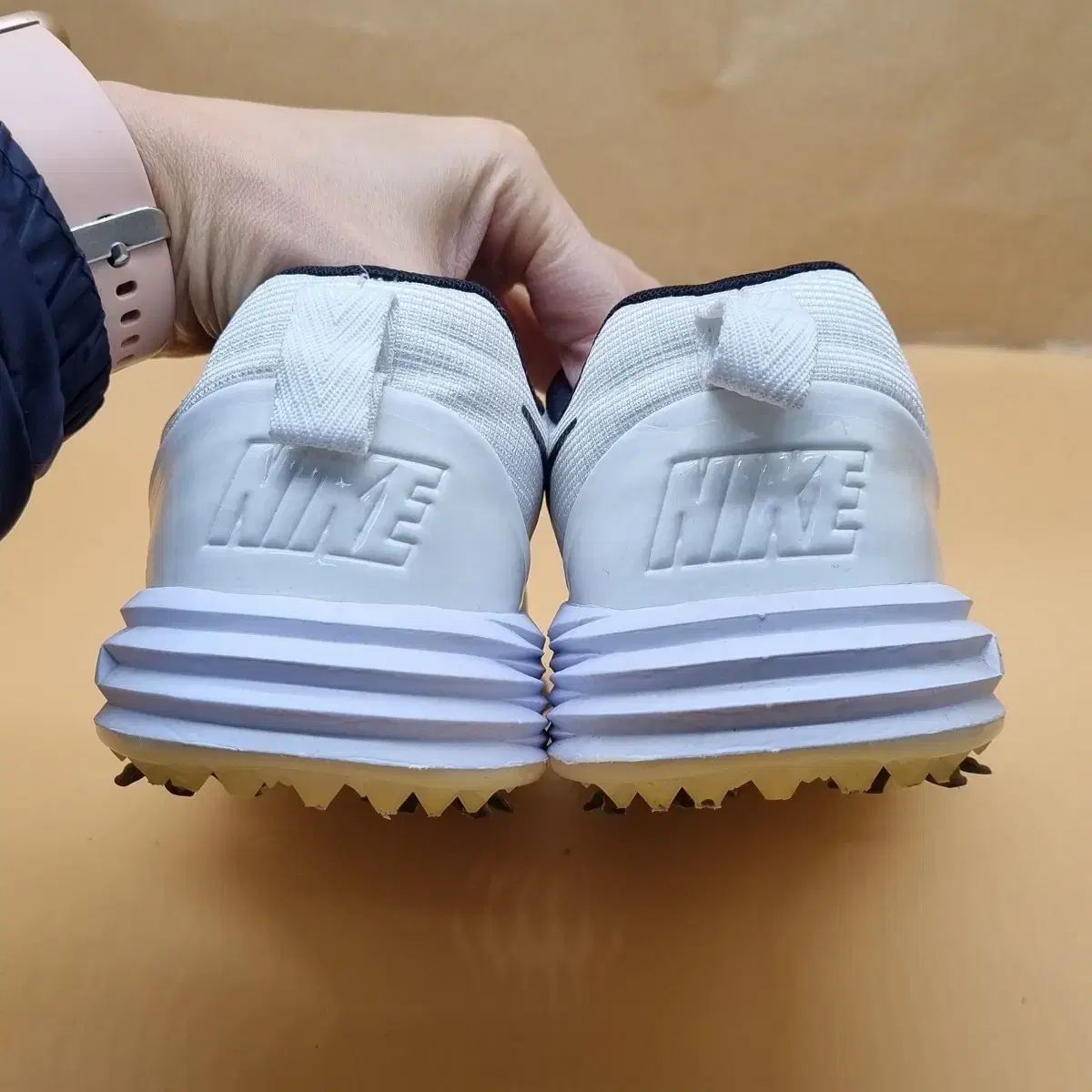 ナイキ ルナ コマンド2 レディースゴルフシューズ 235 - メルカリ