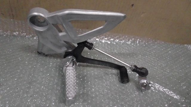 CB 250 R MC 52 の ステップ 左 シフトペダル