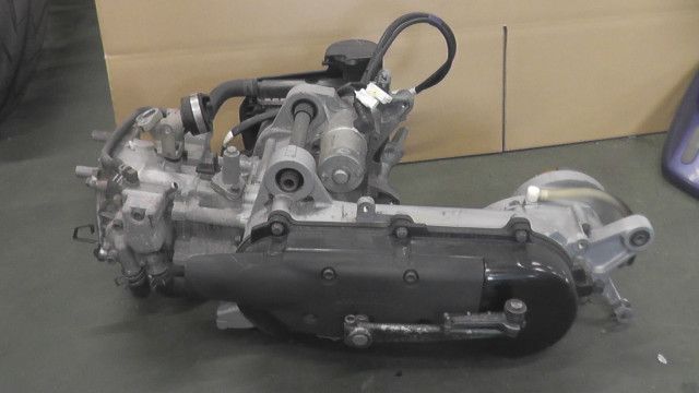 ビーノ４スト FI SA 37 J 529 xxx の エンジン